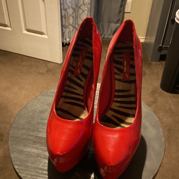 Alba - Picture 2 of 3